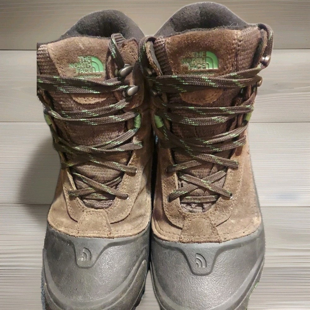 The North Face Heat Seeker 200g Insulated Waterproof Snow Mens Size 9 Boots Hike